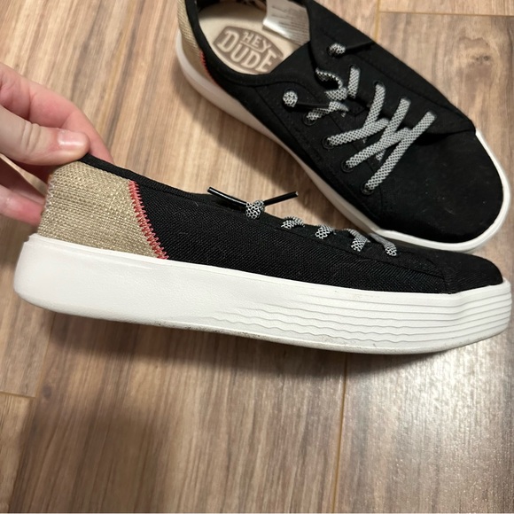 Women’s Hey dude sneakers - Picture 5 of 5